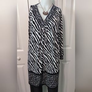 Maggie Barnes Women Black White Animal Zebra Print V-Neck Tunic Blouse Top Sz 1X